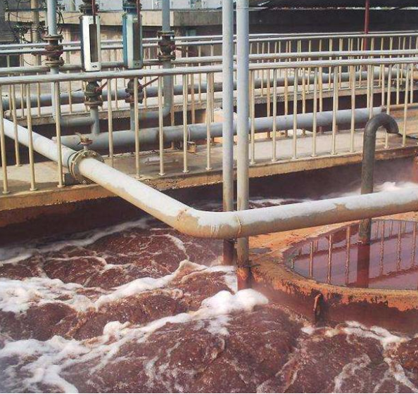 (圖:紡織廠污水泡沫現場)