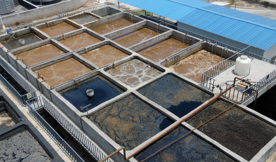 (圖:工業污水廢水起泡)