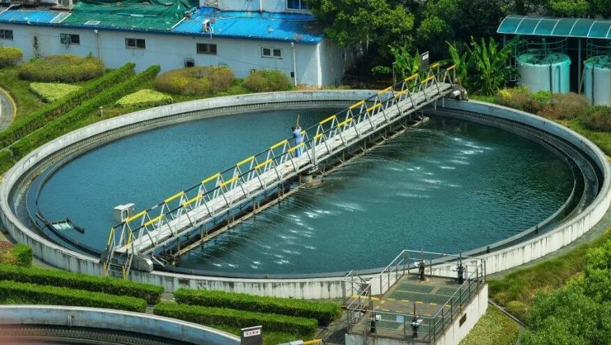 (圖:工業廢水污水池)