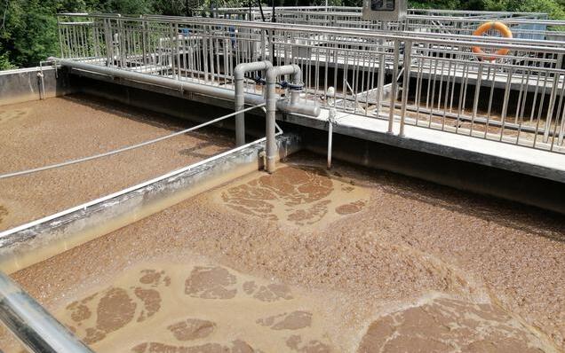 (圖:垃圾滲濾液污水處理泡沫現場)